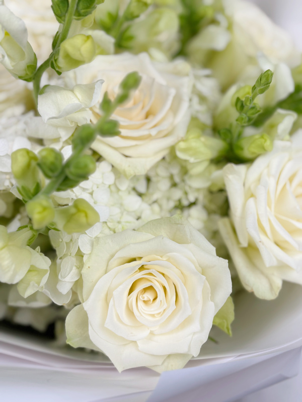 БУКЕТ С БЕЛОЙ РОЗОЙ И ГОРТЕНЗИЕЙ