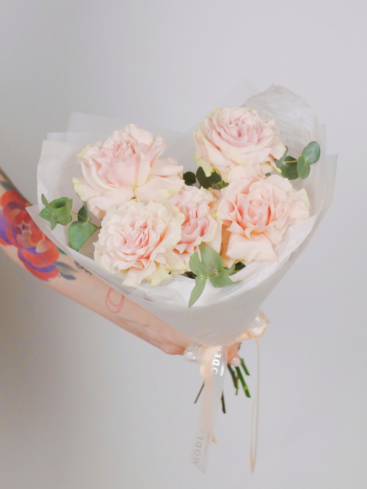 БУКЕТ 5 ФРАНЦУЗСКИХ РОЗ